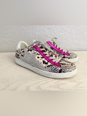 Lola Cruz Snakeskin Low-Top Sneakers with Silver Star and Hot Pink womens 36  6M